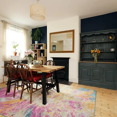 3br Southville Home, Families And Pets Welcome Apartman