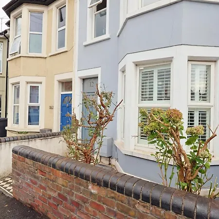 3br Southville Home, Families And Pets Welcome * Bristol